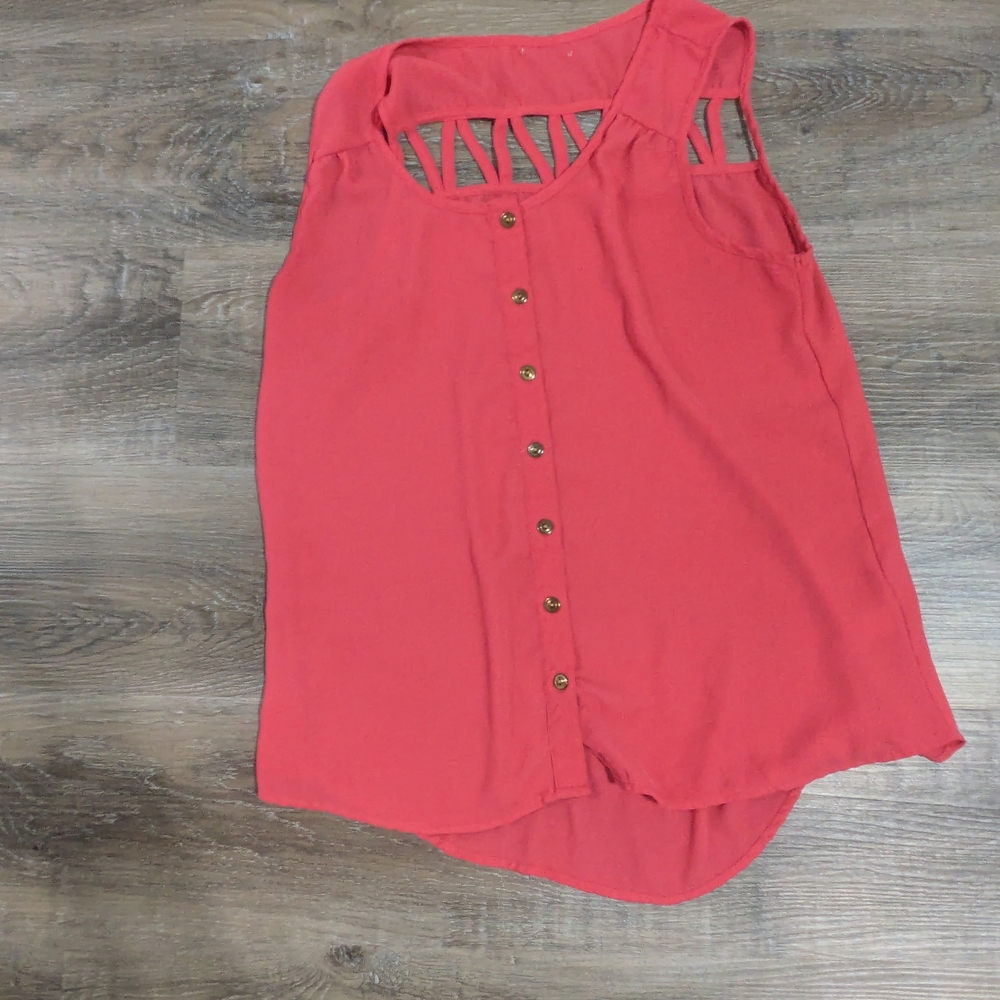Women’s Coral Button-Front Sleeveless Top